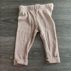 H&M organic baby boy or girl bottoms.